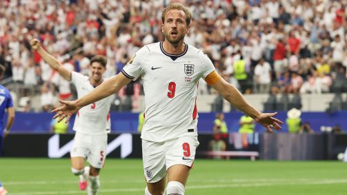 Harry Kane celebra um de seus gols na vitória da Inglaterra sobre a Croácia, na estreia das duas equipes na Copa