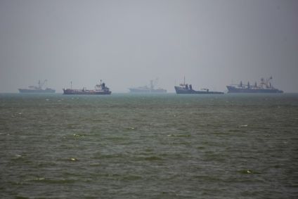 Atividade de embarcações no Estreito de Ormuz