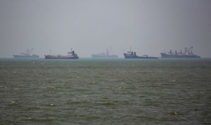 Atividade de embarcações no Estreito de Ormuz