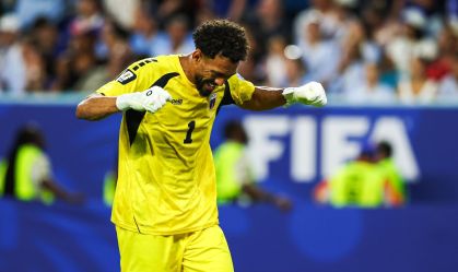Vozinha comemora o empate do Uruguai