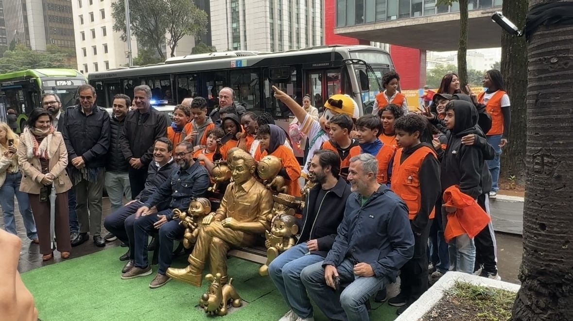 Estátua de Mauricio de Sousa em São Paulo conta com representações de personagens clássicos • Marina Toledo/CNN Brasil