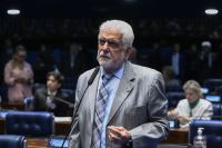 Aliados defendem saída honrosa para Jaques Wagner