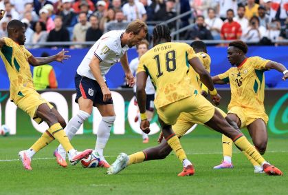 Inglaterra joga mal e fica apenas no empate contra Gana pela Copa