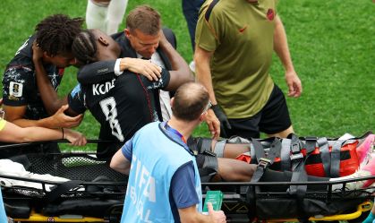 Koné quebrou a perna em Canadá x Catar e está fora da Copa do Mundo