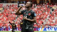 Técnico do Canadá diz que "ouviu osso de Koné estalando" em lesão chocante