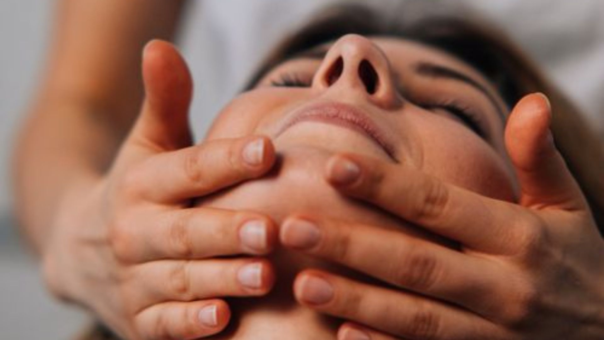 Lift facial entenda procedimento adotado por famosos