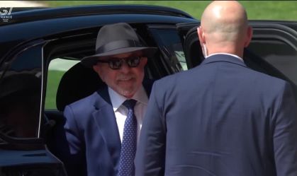 Lula chega na França para cúpula do G7