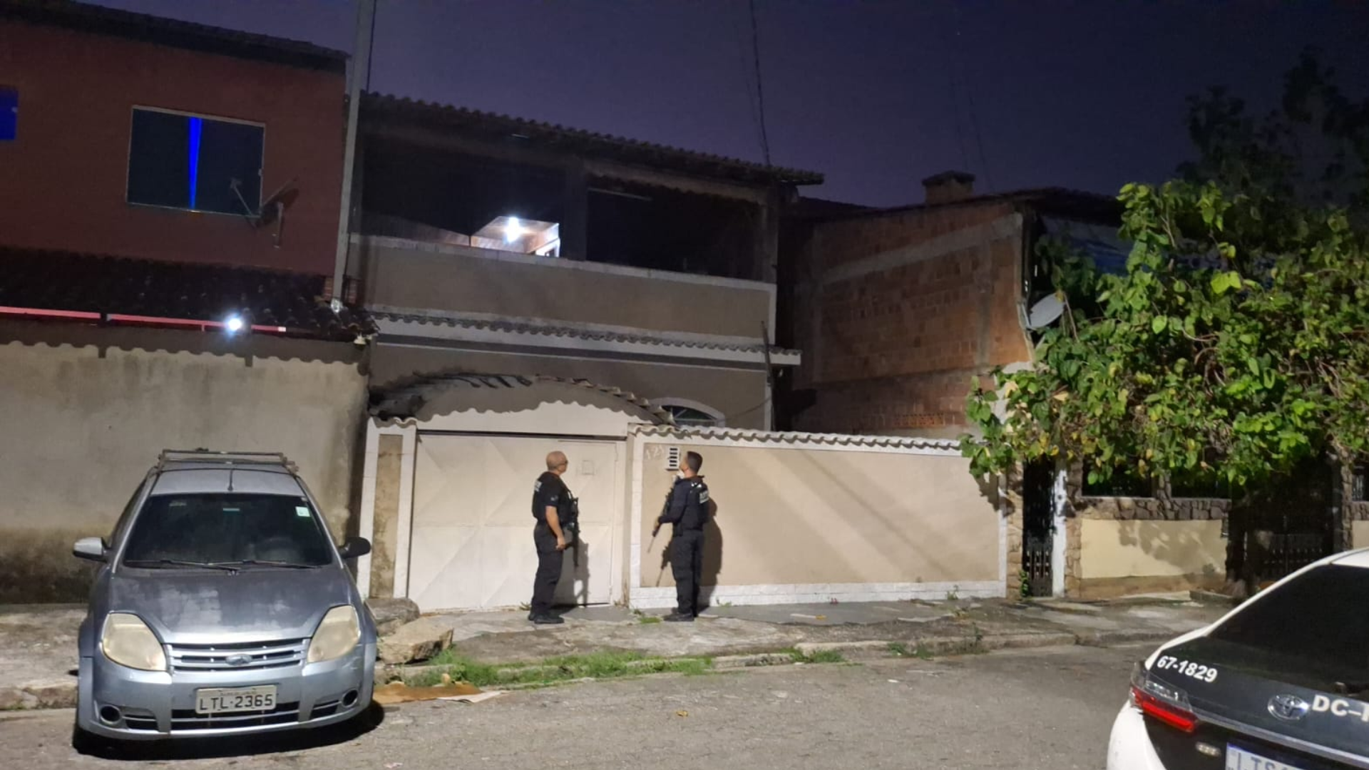 são cumpridos 28 mandados de busca e apreensão nas cidades de Rio de Janeiro, Belford Roxo, Duque de Caxias, Nova Iguaçu, Niterói e São Gonçalo