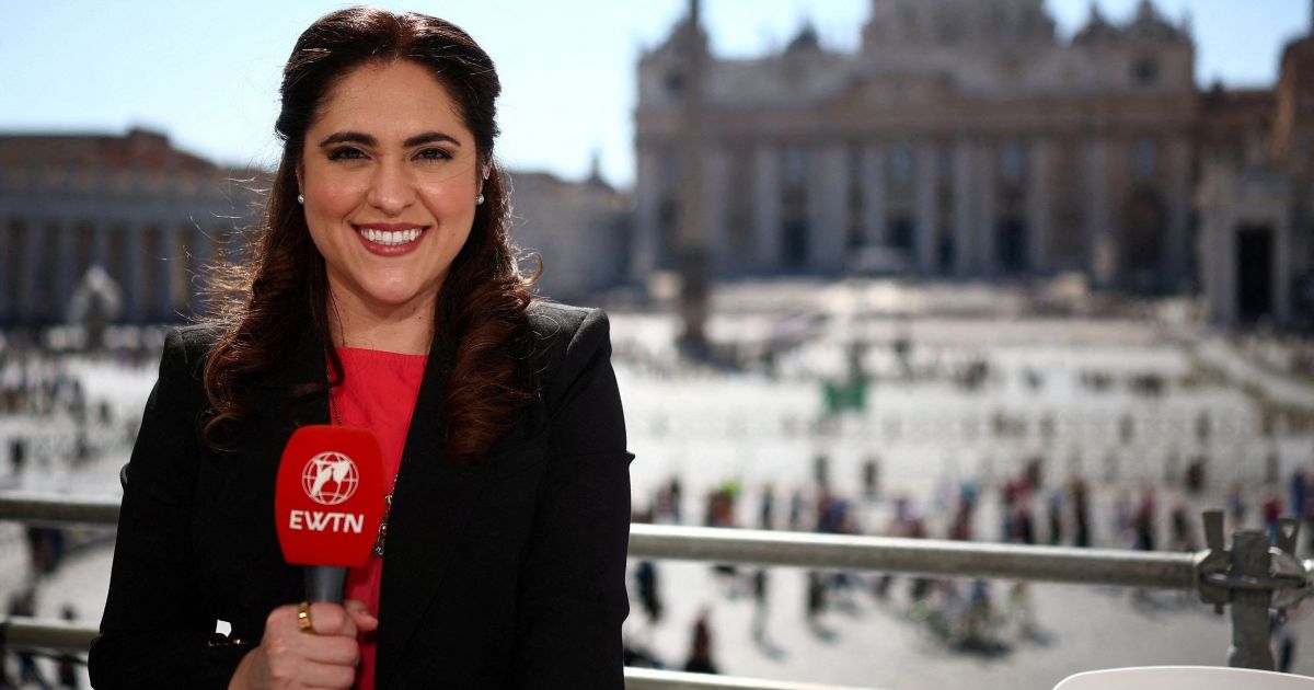 Papa nomeia primeira mulher para comandar comunicações do Vaticano
