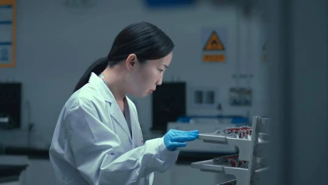 Pesquisa sobre a bateria da Dongfeng • Department of Economy and Information Technology of Hubei Province/Reprodução