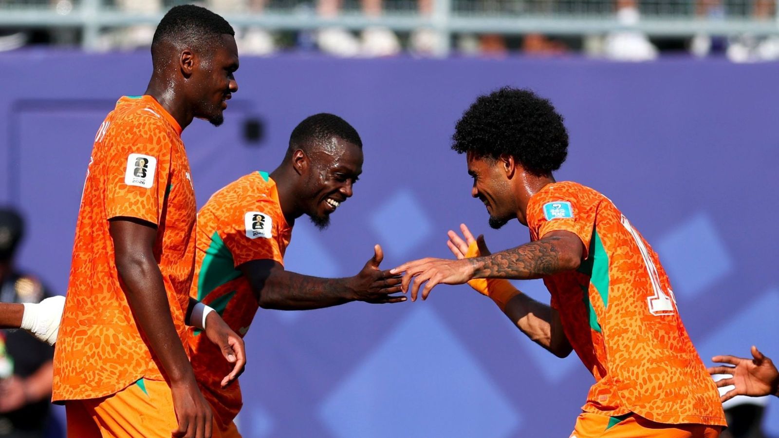 Nicolas Pépé fez os dois gols da Costa do Marfim sobre Curaçao na Copa