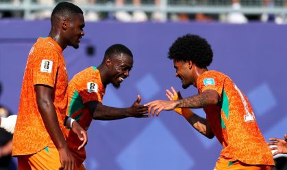 Nicolas Pépé fez os dois gols da Costa do Marfim sobre Curaçao na Copa