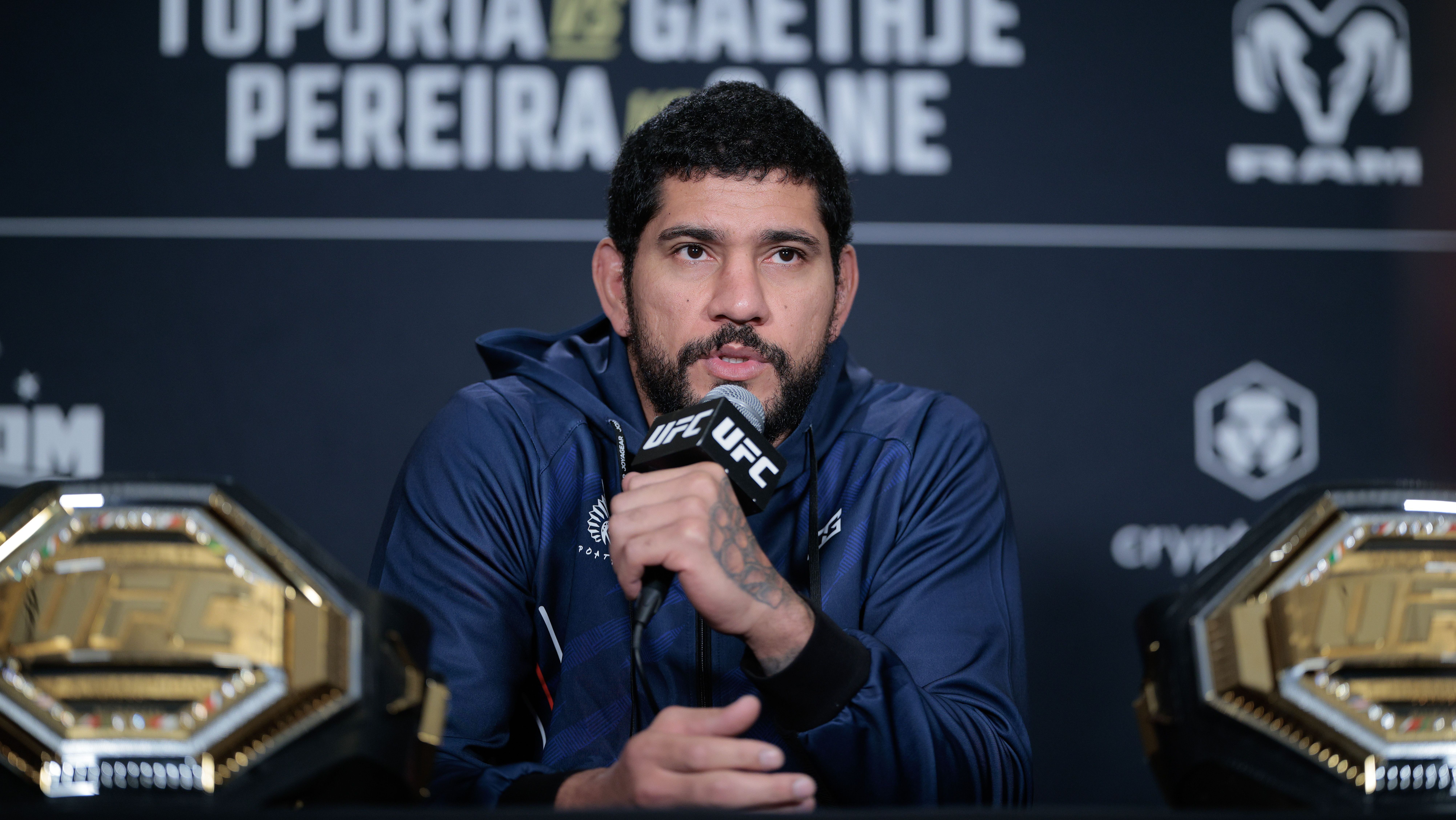 Poatan em conferência do UFC 250 Freedom