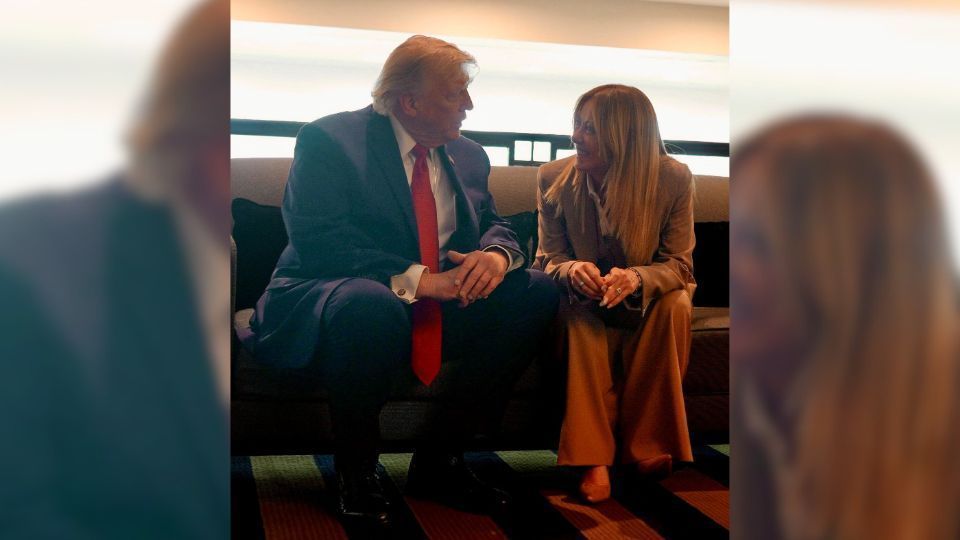 Presidente dos EUA, Donald Trump, conversa com a primeira-ministra da Itália, Giorgia Meloni, à margem da cúpula do G7 em 17 de junho de 2026