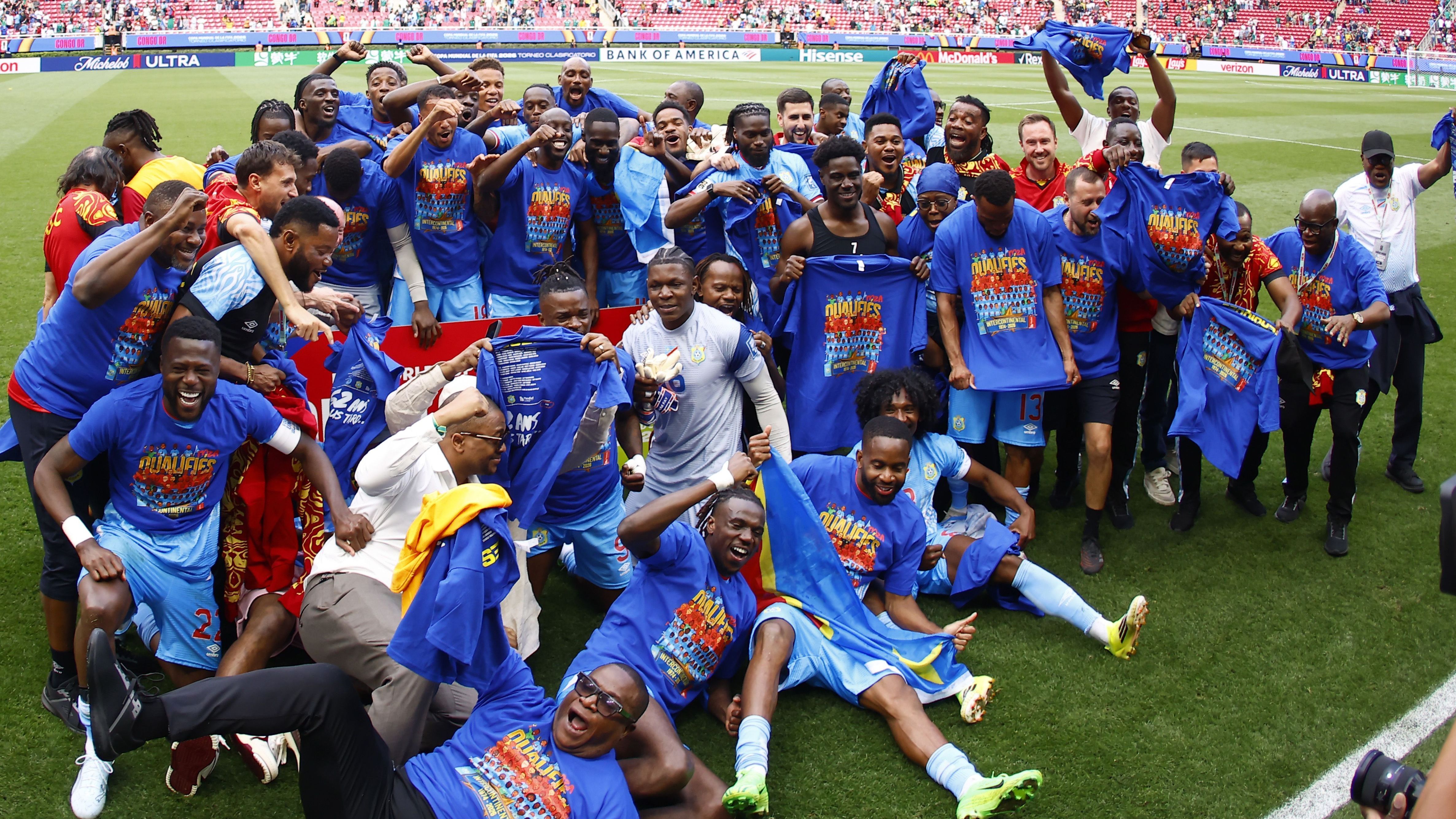 Jogadores da RD do Congo celebrando classificação para a Copa do Mundo de 2026