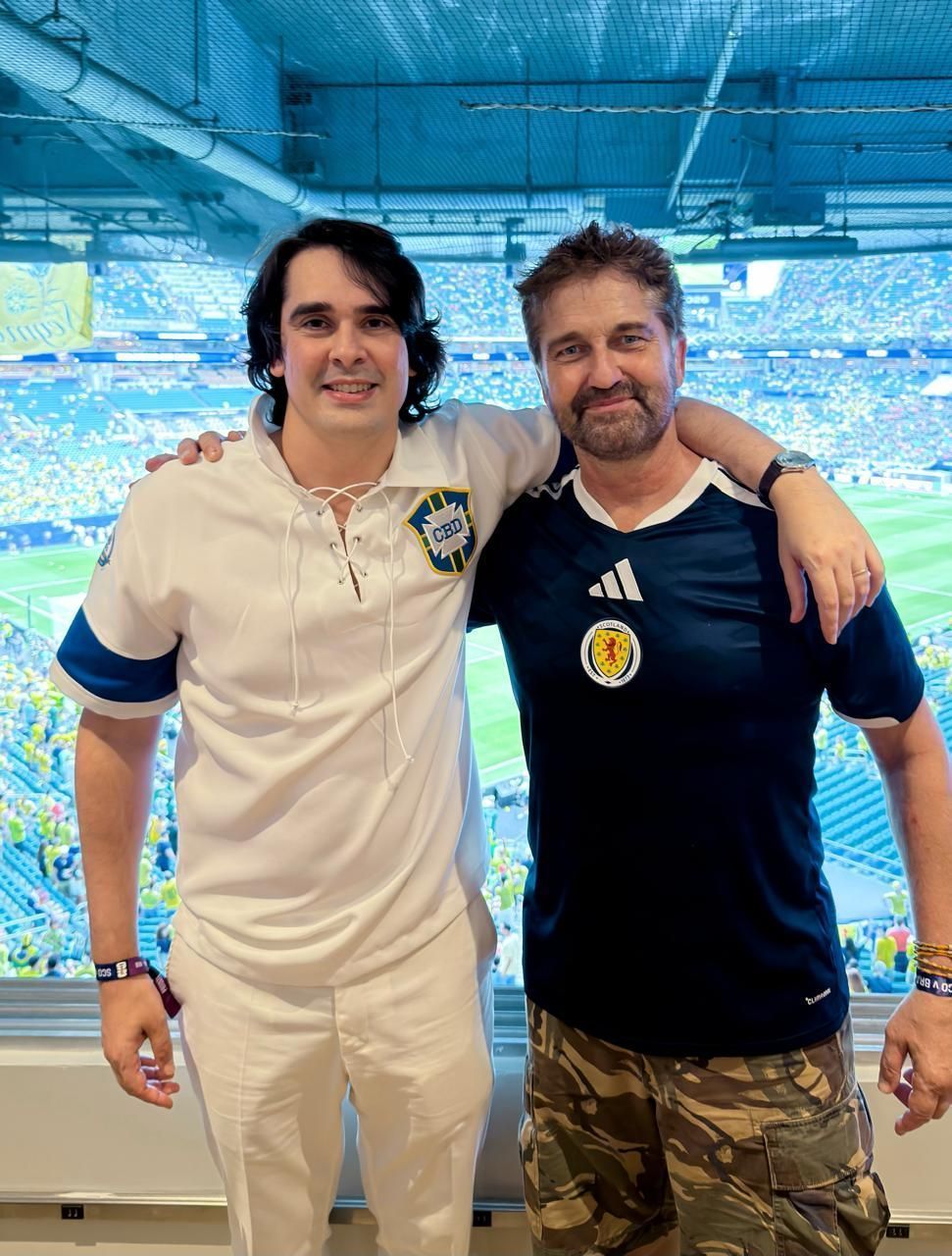 Astros de Hollywood em jogo da Seleção Brasileira • Divulgação