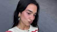 Dua Lipa posa nua em lua de mel com Callum Turner na Itália; veja