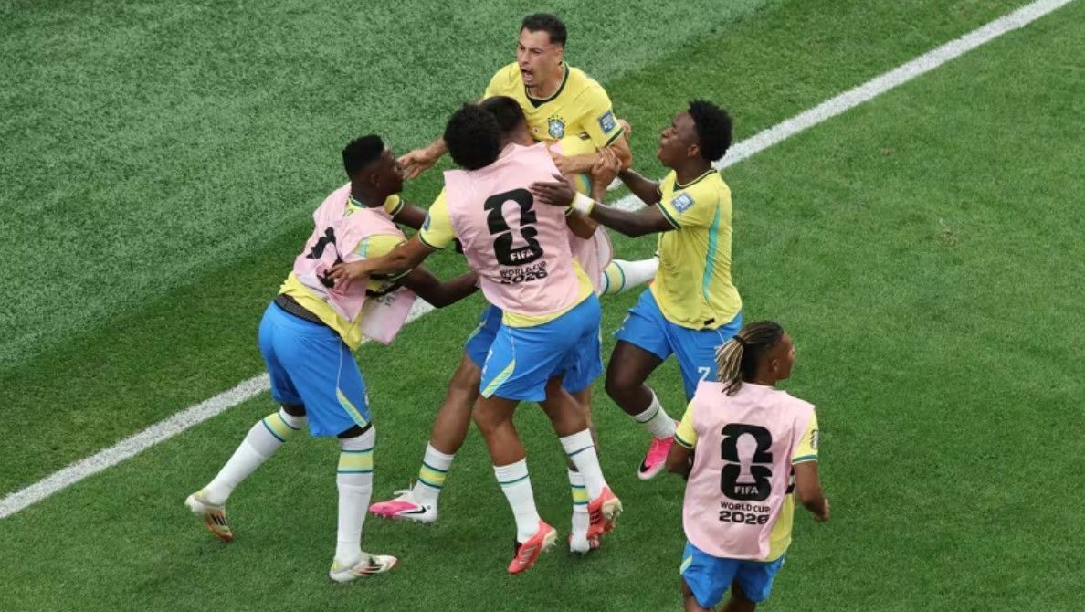 Martinelli comemora gol da classificação do Brasil sobre o Japão