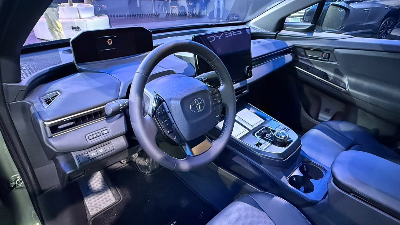 Parte interna do bZ4X da Toyota • Jorge Moraes / CNN