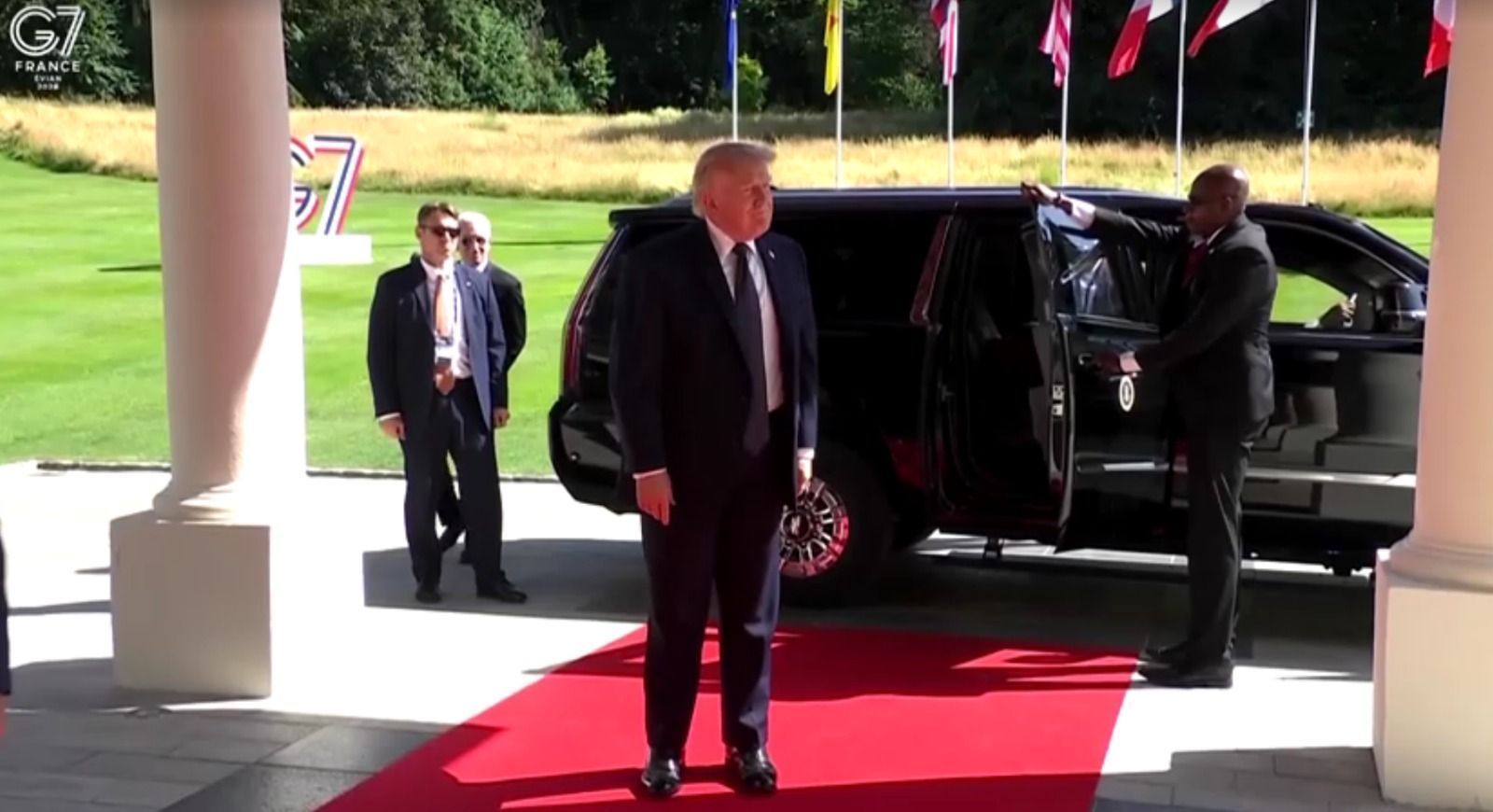 Trump chega na França para Cúpula do G7