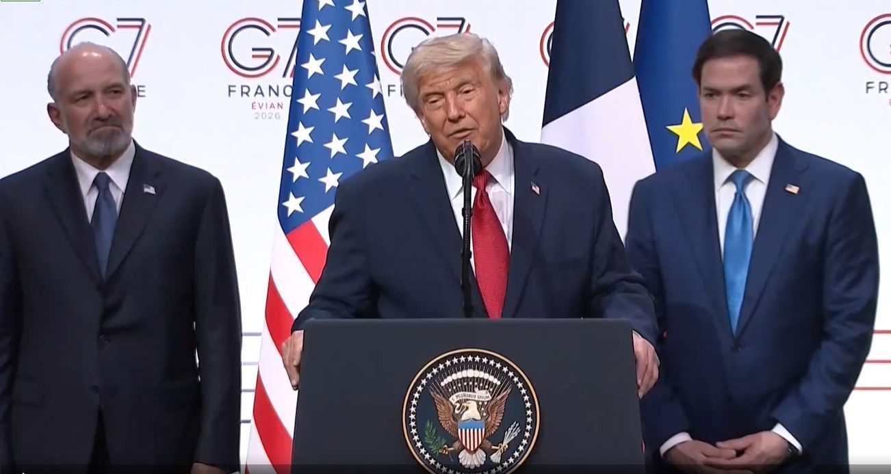 Trump durante coletiva de imprensa no G7, na França