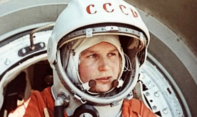 Há 63 anos atrás, Valentina se tornou a primeira mulher a ir ao espaço • Divulgação/ Roscosmos