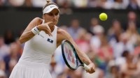 Tênis: ex-campeã de Wimbledon, Vondrousova é suspensa por 4 anos