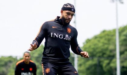 Memphis Depay em preparação para a Copa do Mundo
