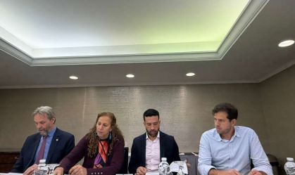 Os deputados Pedro Uczai (PT-SC), Jandira Feghali (PCdoB-RJ), André Janones (Rede-MG) e Pedro Campos (PSB-PE), em Washington