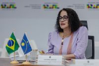 "Há um verdadeiro estigma", diz ministra à CNN sobre endometriose