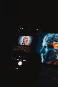 Além da senha: como biometria multimodal e IA combatem fraudes bancárias