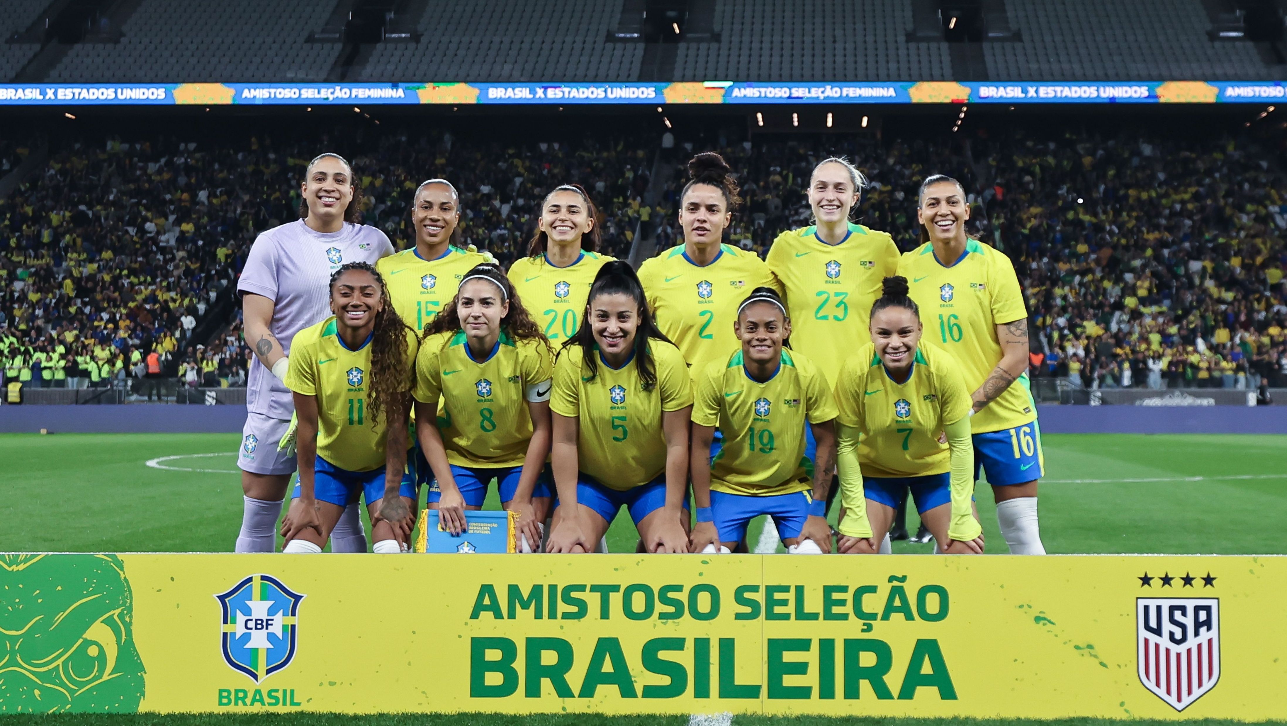 Seleção Brasileira Feminina antes de amistoso contra os Estados Unidos, na Neo Química Arena