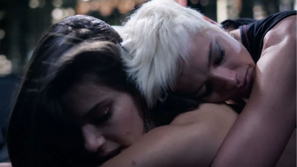 Angel e Giovanna têm cena picante em "Verdades Secretas 2"