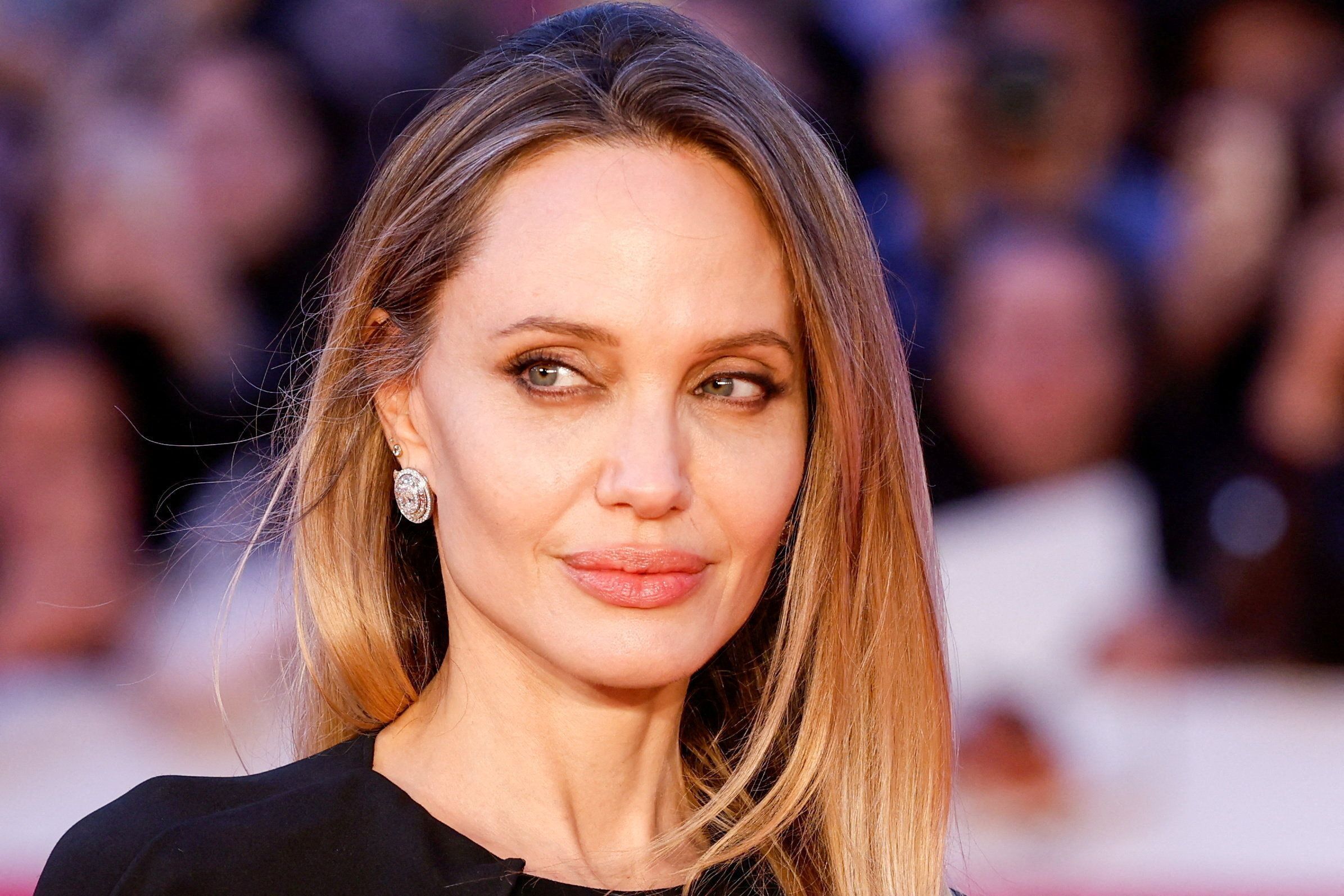 Angelina Jolie transforma dor pessoal em atuação em 