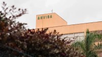 Anvisa suspende lotes de medicamentos de hipertensão e para câncer