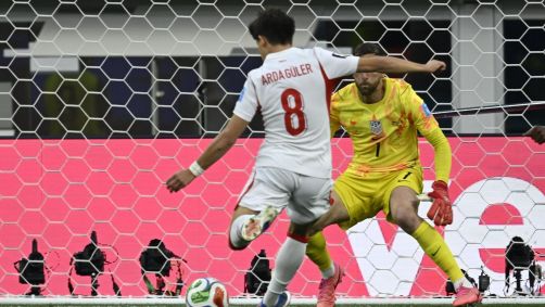 Arda Guler, da Turquia, faz gol contra os Estados Unidos
