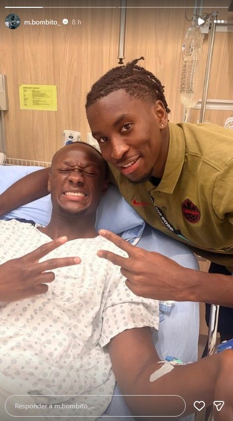 Moïse Bombito com Ismaël Koné no hospital • Reprodução/Instagram