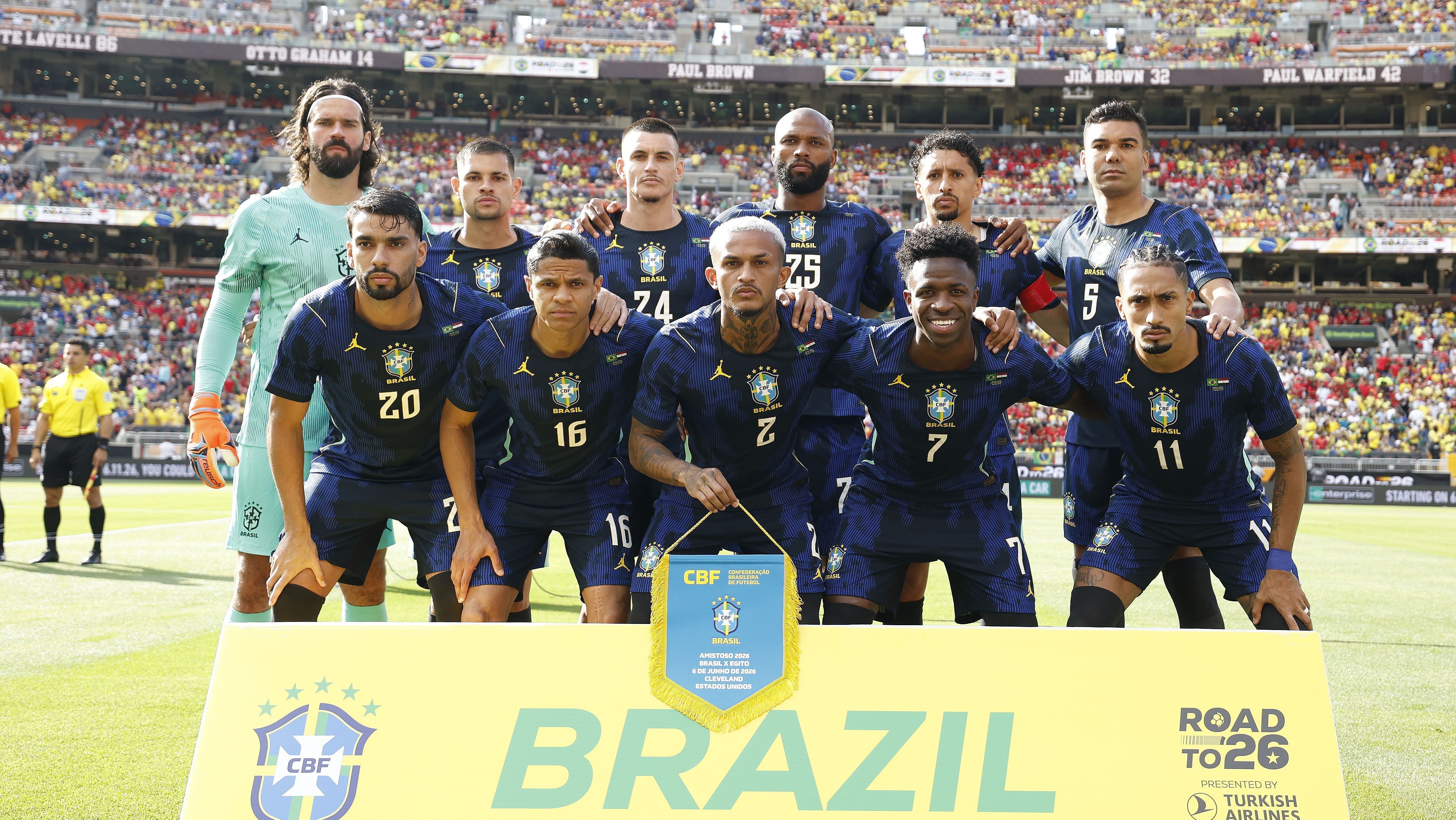 Seleção Brasileira durante amistoso contra o Egito
