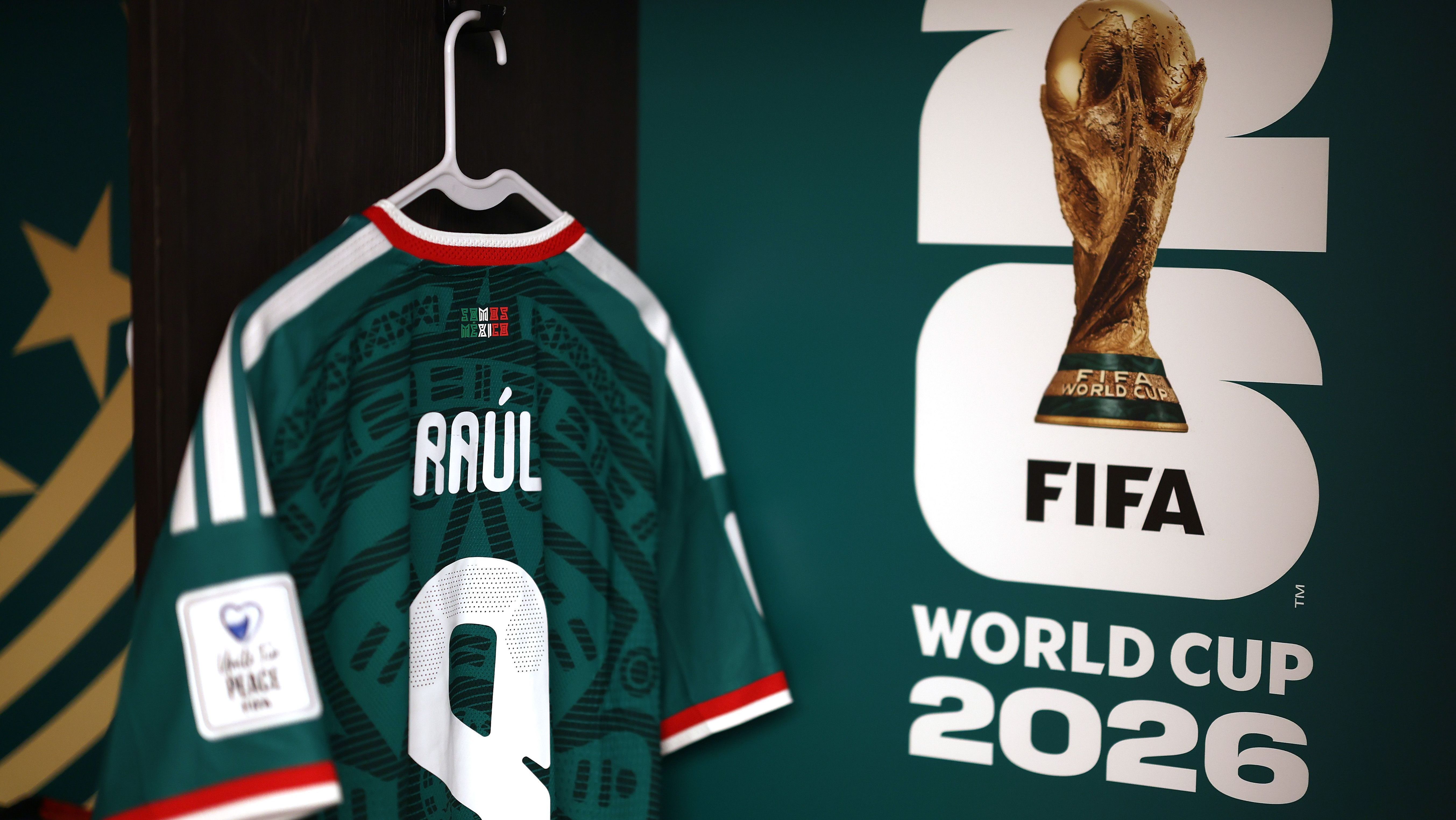 Camisa de Raul Jimenez, jogador do México