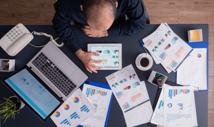 Organizar as finanças envolve uma relação mais consciente com o dinheiro, segundo especialistas
