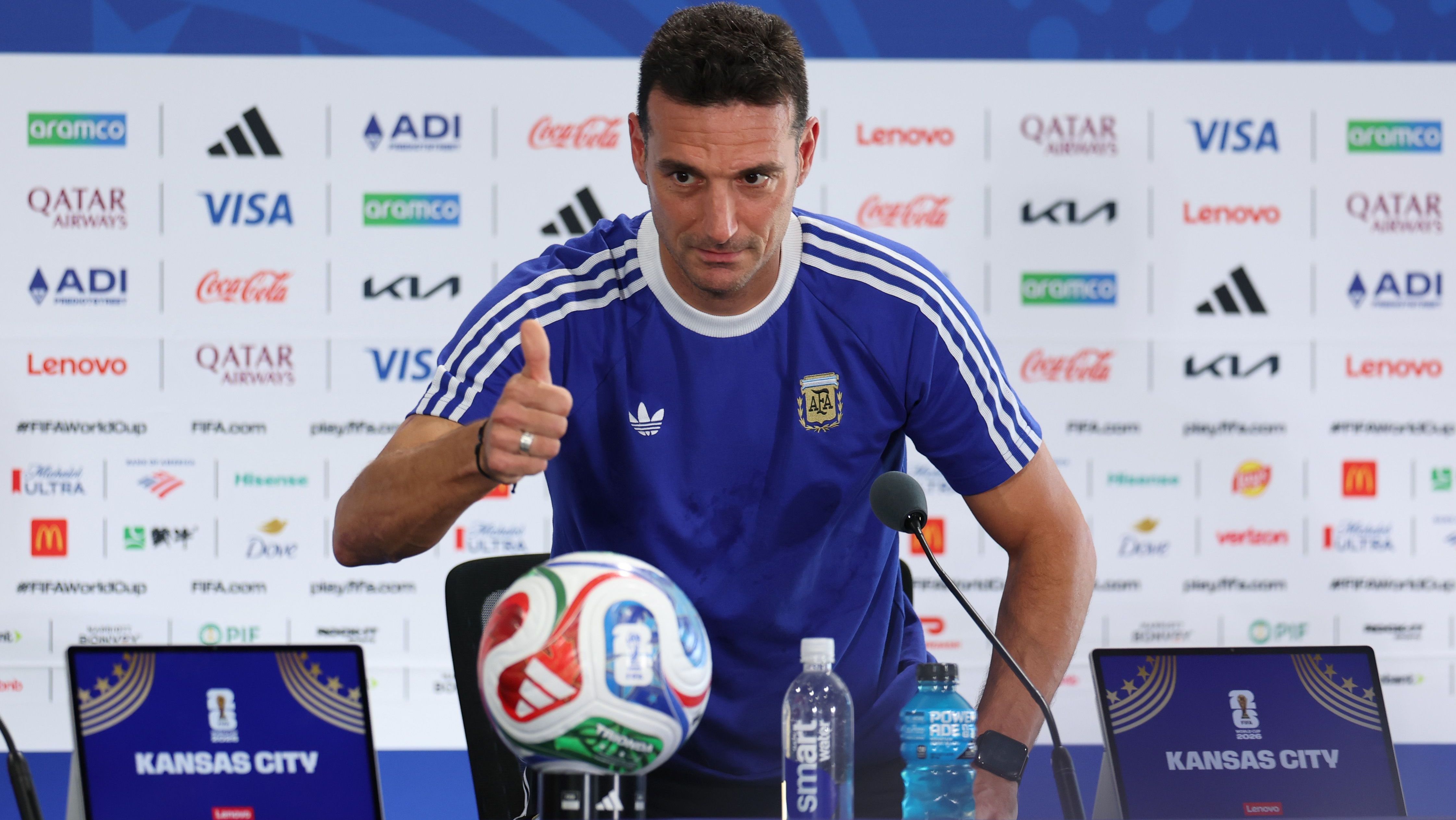 Lionel Scaloni, técnico da Argentina, em coletiva de imprensa antes da estreia da Copa do Mundo contra a Argélia