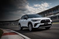Toyota muda Corolla Cross 2027 e começa pela versão GR
