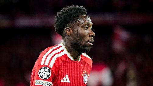 Alphonso Davies se recupera de lesão muscular