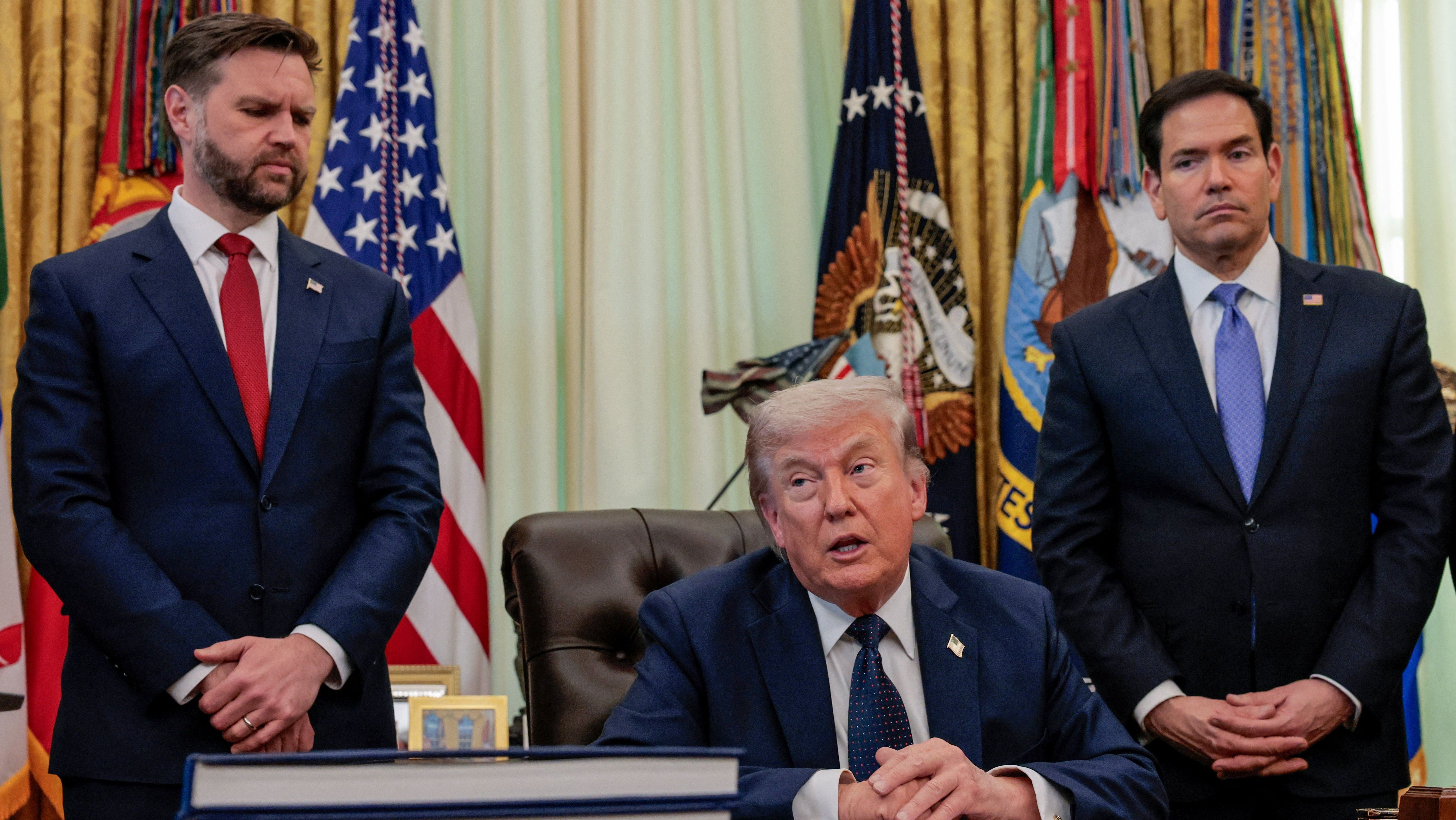Presidente dos Estados Unidos, Donald Trump, com JD Vance e Marco Rubio na Casa Branca