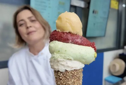 Sorvete turco tem ingrediente raro e quase não derrete: conheça o dondurma