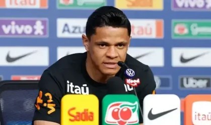 Douglas Santos, jogador do Brasil