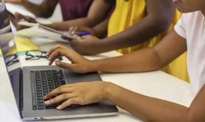 educacao-tecnologia-anuario