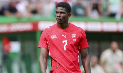Breel Embolo não embarcou para os Estados Unidos junto com a Suíça
