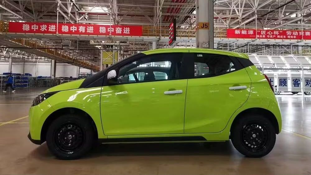 E-Motors troca o nome do EV2, que agora se chama Emova Easy