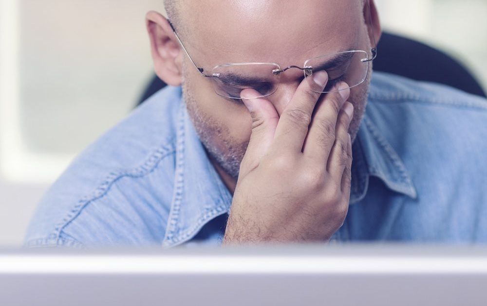 Cerca de 72% dos brasileiros trabalham em modo de sobrevivência, diz estudo